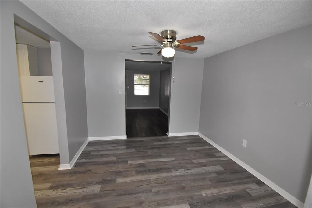 Active With Contract: $1,650 (3 beds, 2 baths, 1308 Square Feet)