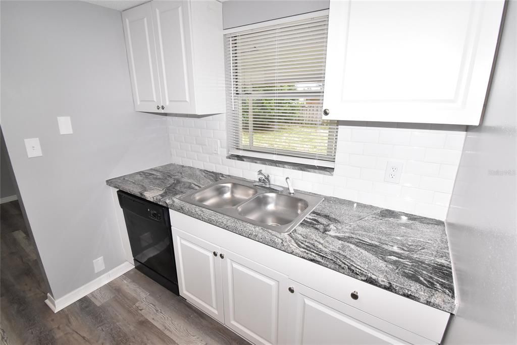 Active With Contract: $1,650 (3 beds, 2 baths, 1308 Square Feet)