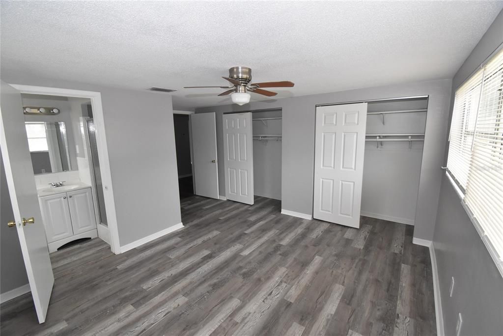 Active With Contract: $1,650 (3 beds, 2 baths, 1308 Square Feet)