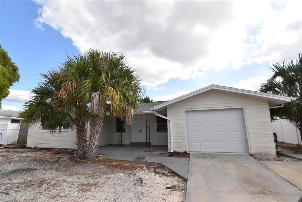 Active With Contract: $1,650 (3 beds, 2 baths, 1308 Square Feet)