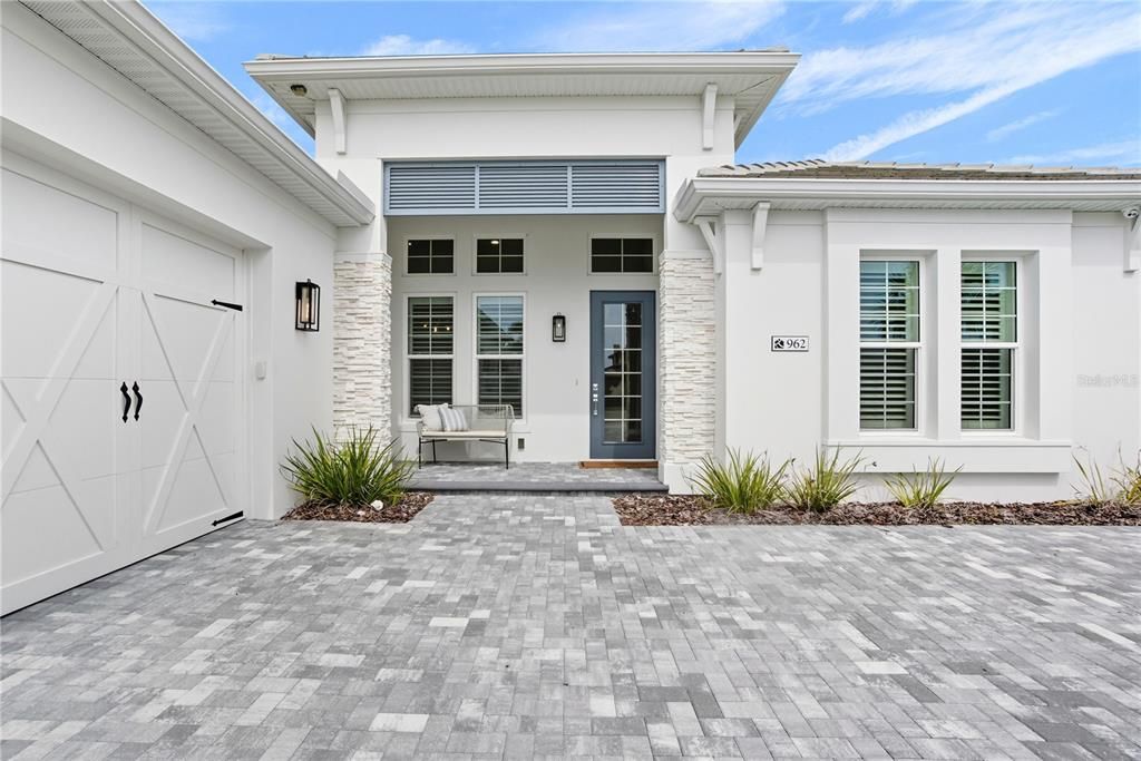 合同活跃: $1,290,000 (3 贝兹, 3 浴室, 2667 平方英尺)