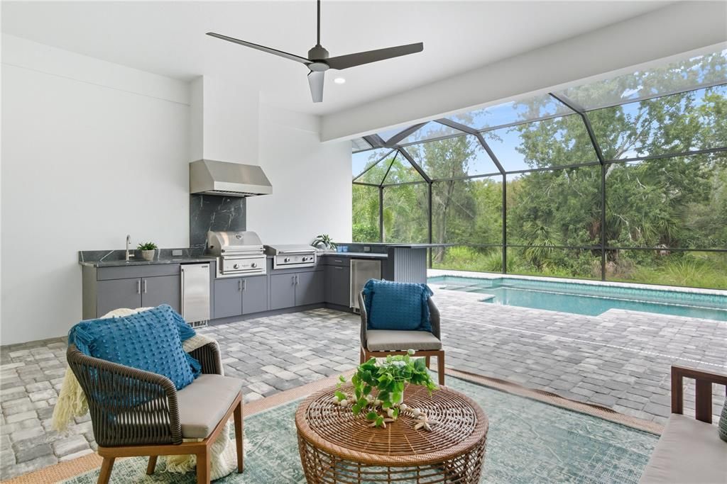 合同活跃: $1,290,000 (3 贝兹, 3 浴室, 2667 平方英尺)