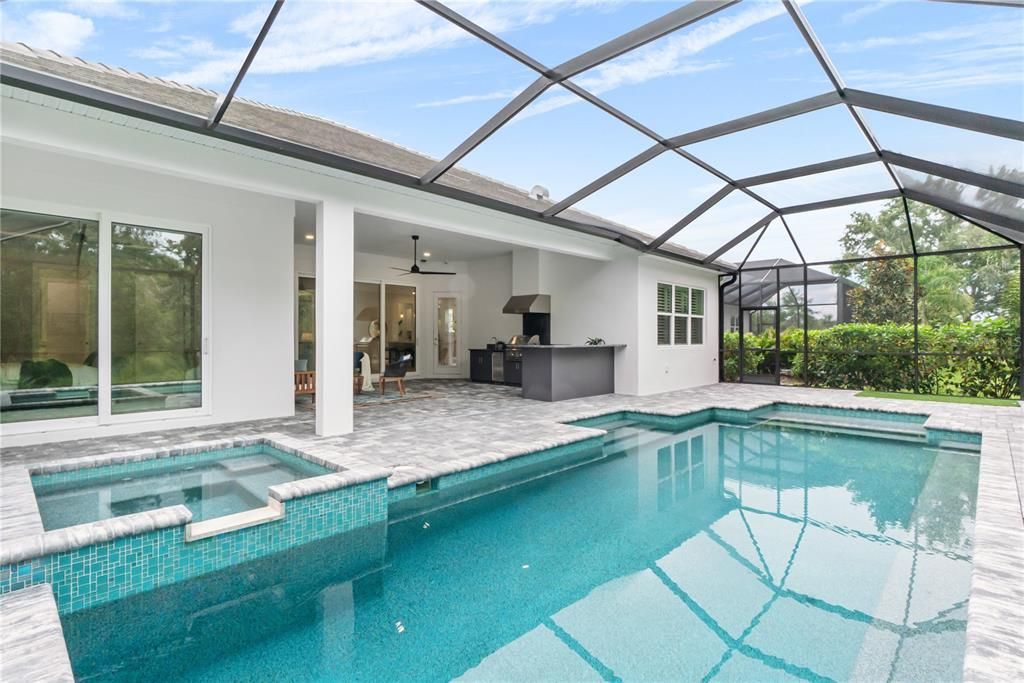 合同活跃: $1,290,000 (3 贝兹, 3 浴室, 2667 平方英尺)