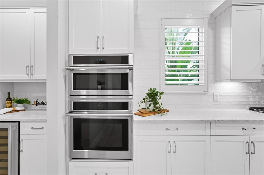 合同活跃: $1,290,000 (3 贝兹, 3 浴室, 2667 平方英尺)