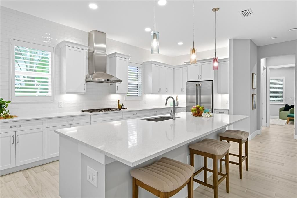 合同活跃: $1,290,000 (3 贝兹, 3 浴室, 2667 平方英尺)