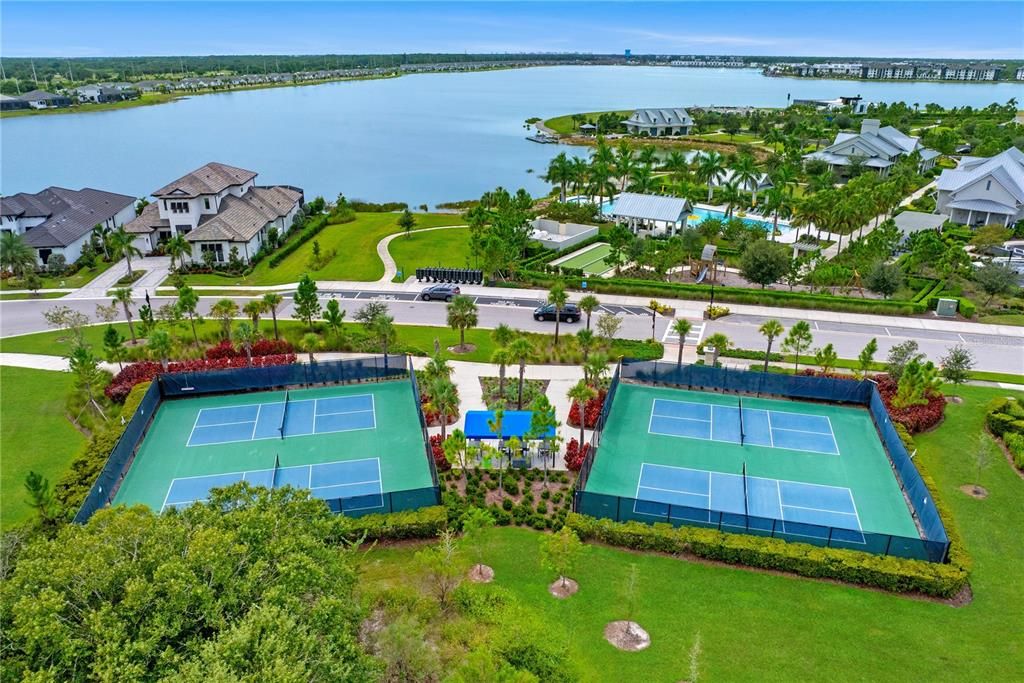 合同活跃: $1,290,000 (3 贝兹, 3 浴室, 2667 平方英尺)