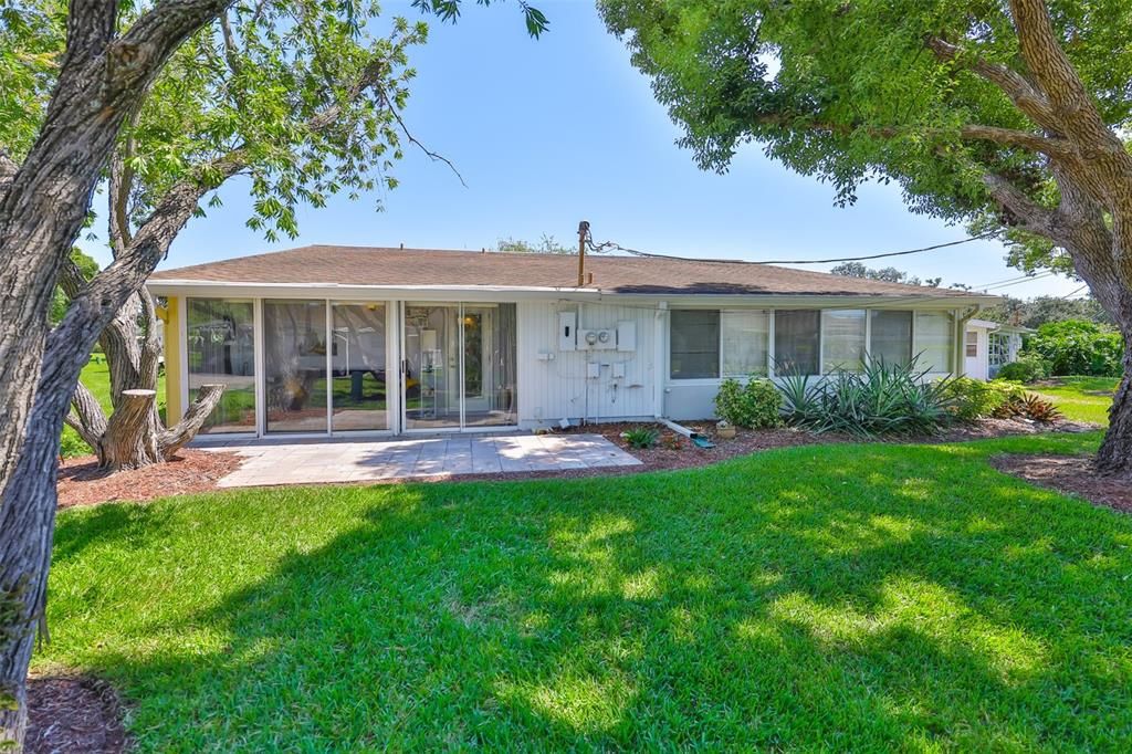 Active With Contract: $125,000 (1 beds, 1 baths, 820 Square Feet)