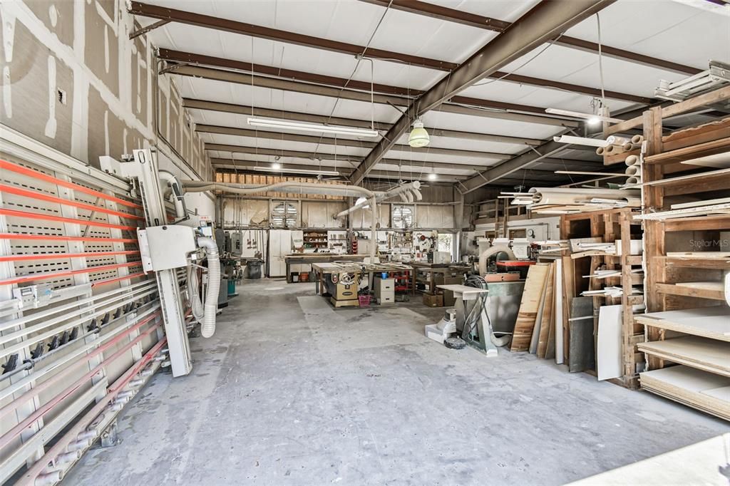 合同活跃: $2,500,000 (0 贝兹, 0 浴室, 12010 平方英尺)