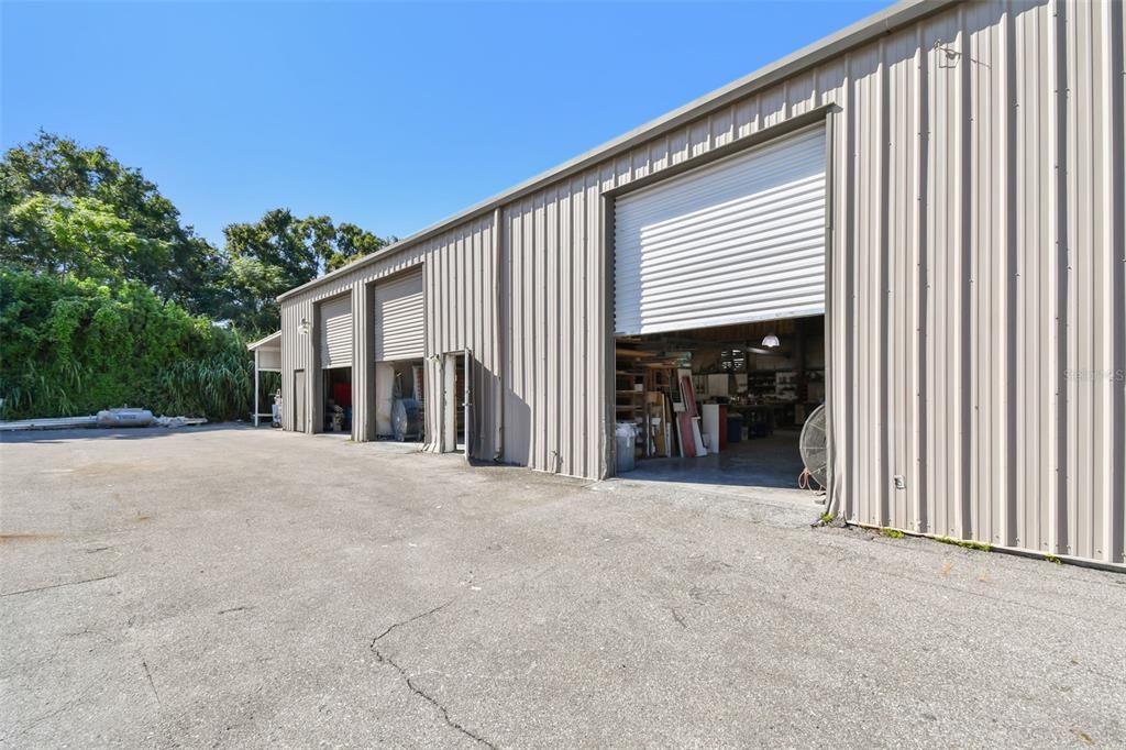 合同活跃: $2,500,000 (0 贝兹, 0 浴室, 12010 平方英尺)