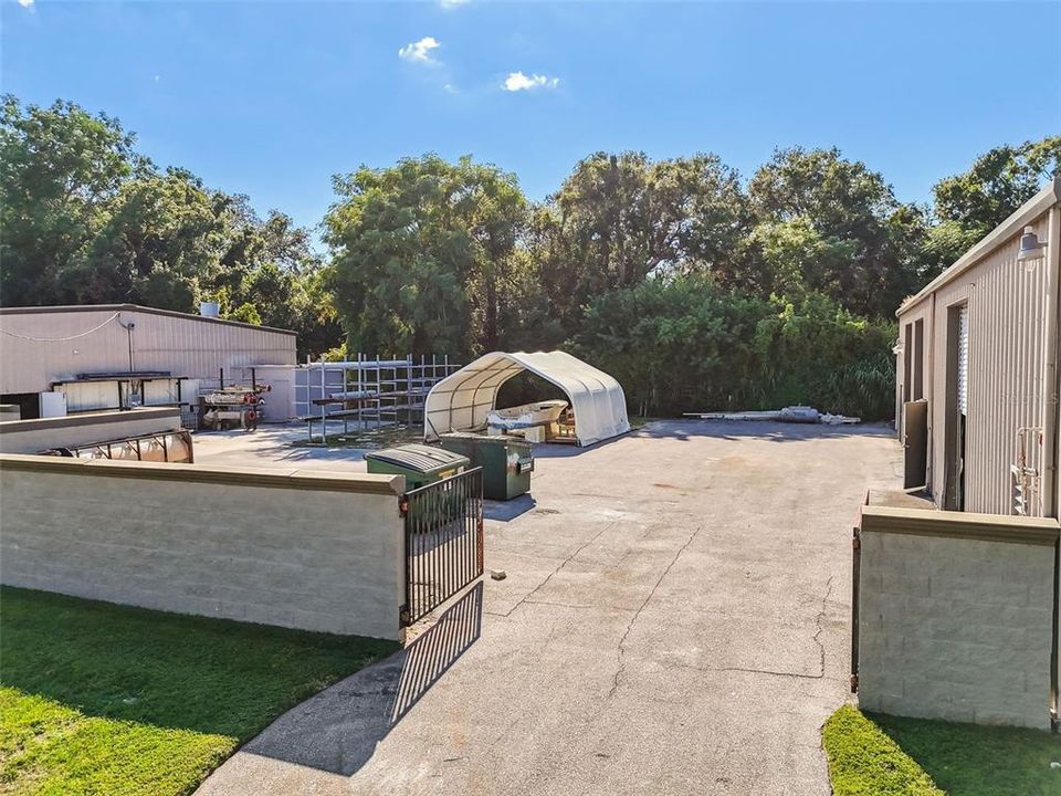 合同活跃: $2,500,000 (0 贝兹, 0 浴室, 12010 平方英尺)