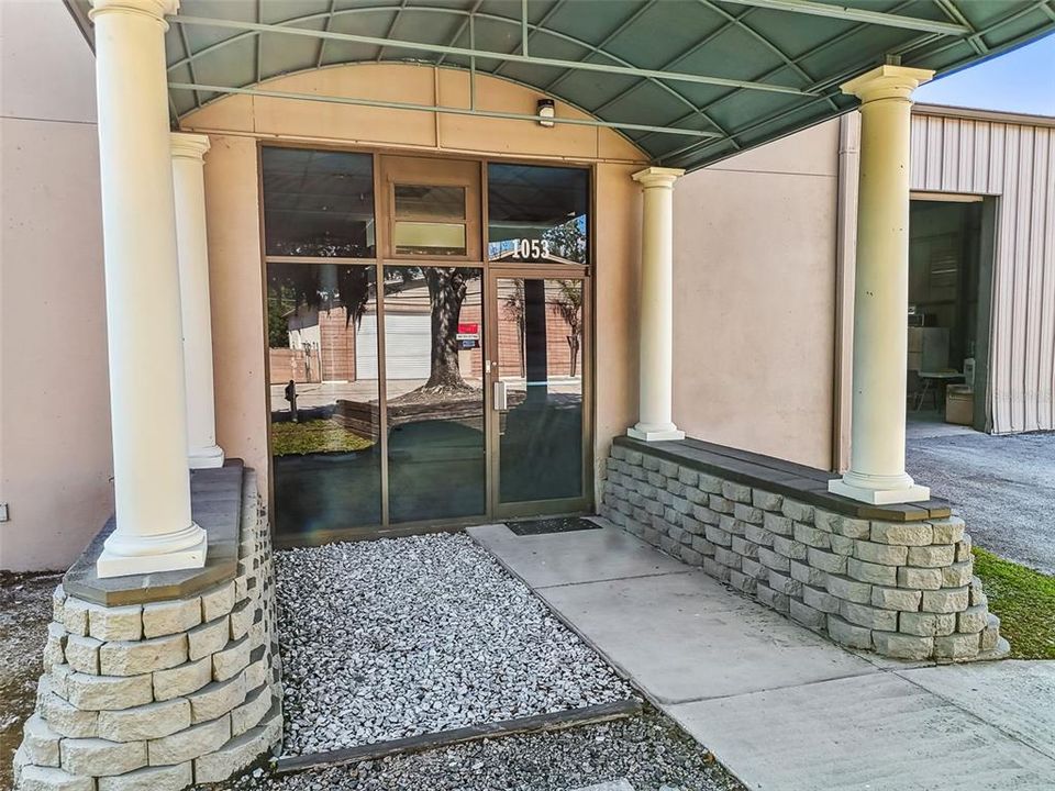 合同活跃: $2,500,000 (0 贝兹, 0 浴室, 12010 平方英尺)