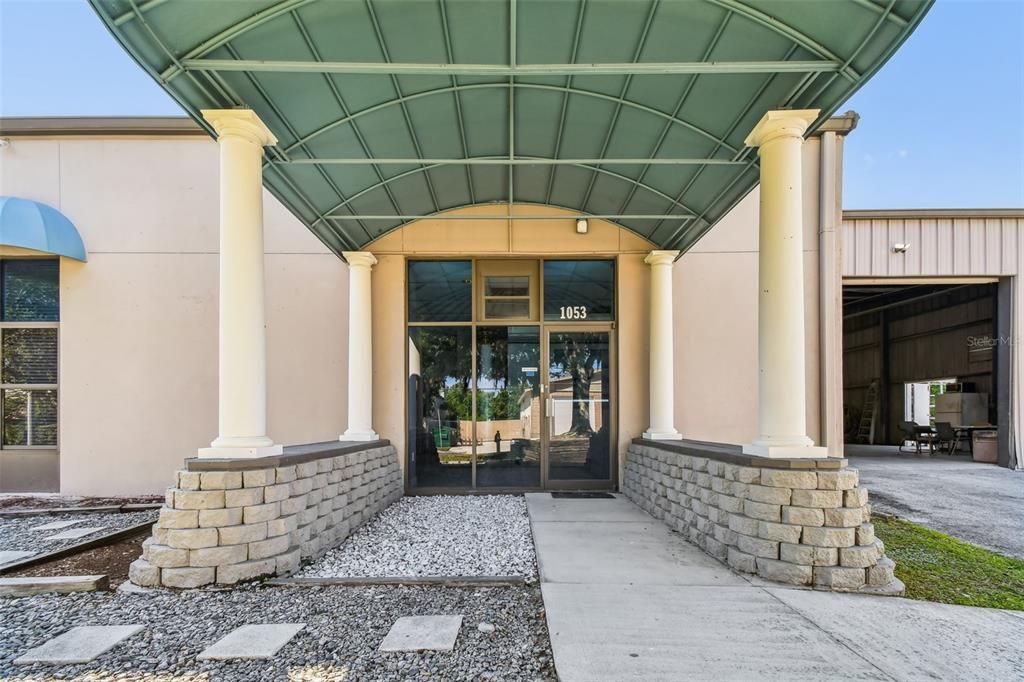 合同活跃: $2,500,000 (0 贝兹, 0 浴室, 12010 平方英尺)