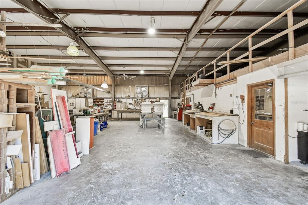 合同活跃: $2,500,000 (0 贝兹, 0 浴室, 12010 平方英尺)