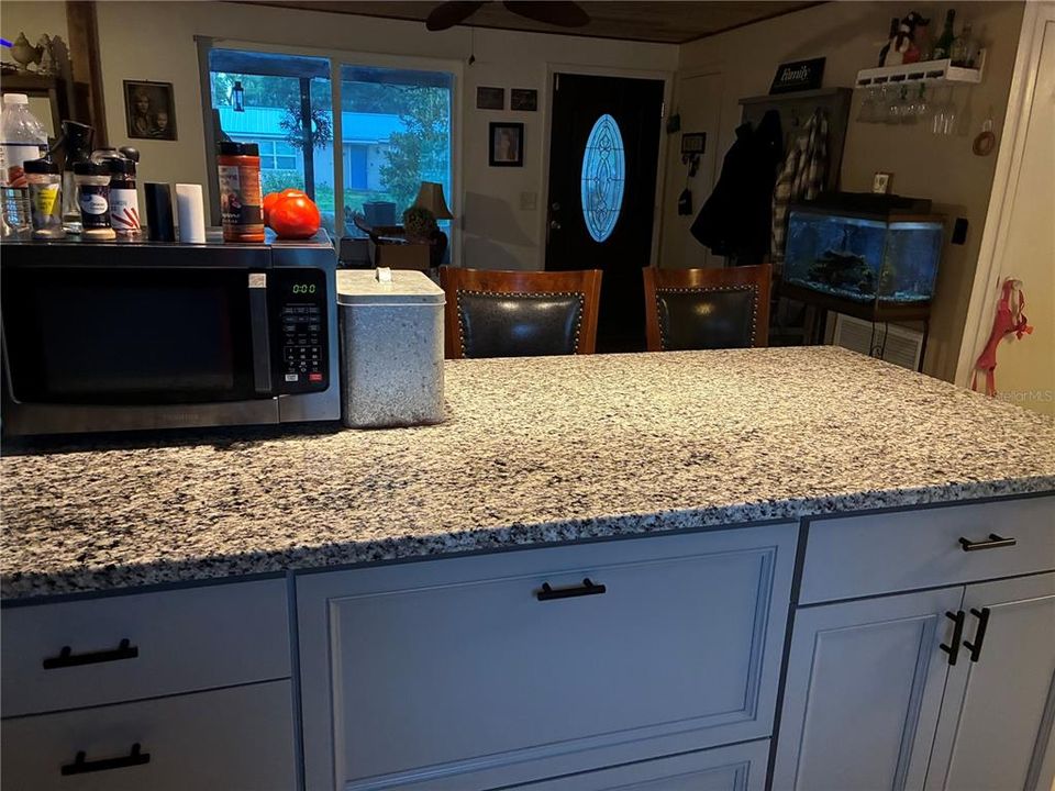 En Venta: $259,000 (3 camas, 2 baños, 1275 Pies cuadrados)