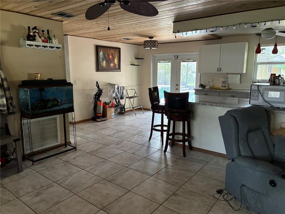 En Venta: $259,000 (3 camas, 2 baños, 1275 Pies cuadrados)