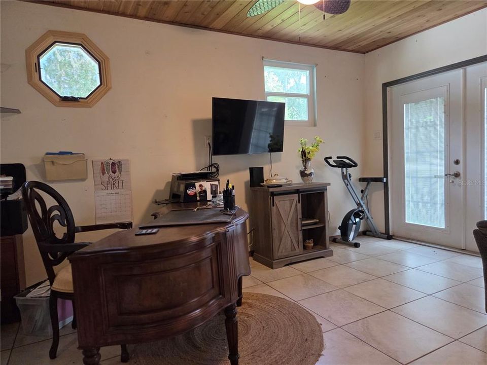 En Venta: $259,000 (3 camas, 2 baños, 1275 Pies cuadrados)