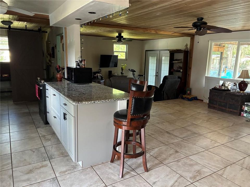 En Venta: $259,000 (3 camas, 2 baños, 1275 Pies cuadrados)