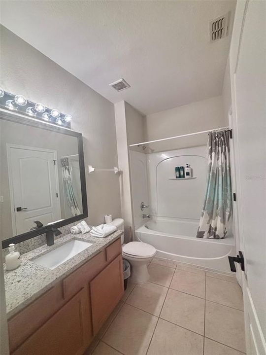 Active With Contract: $1,895 (4 beds, 2 baths, 1400 Square Feet)