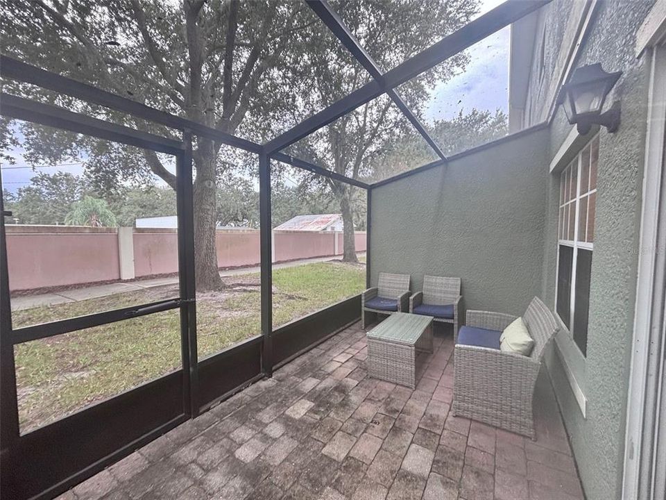 Active With Contract: $1,895 (4 beds, 2 baths, 1400 Square Feet)