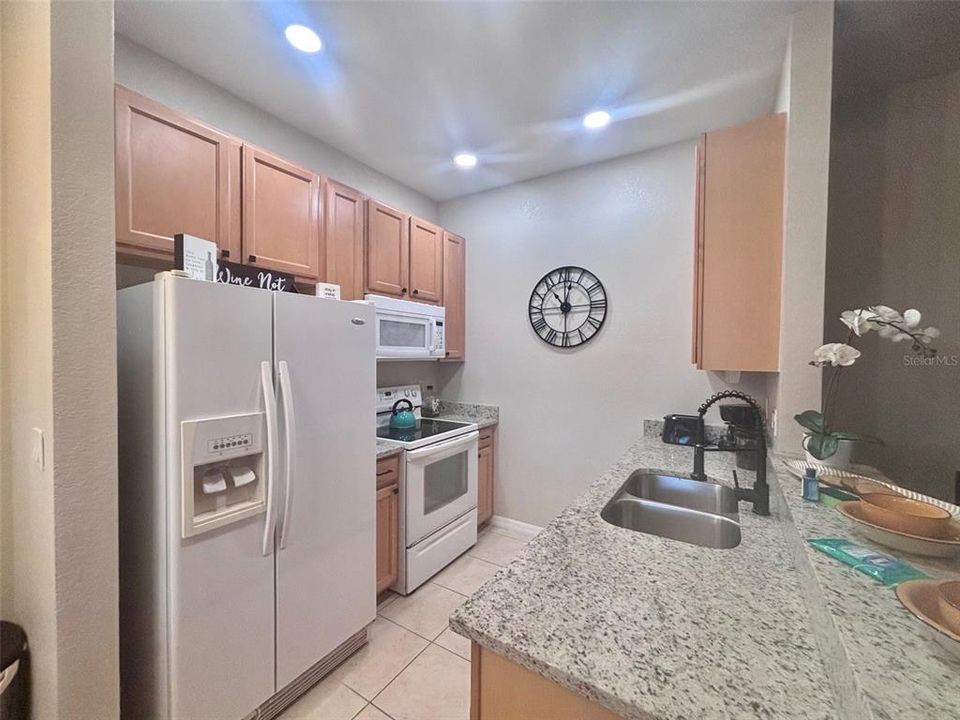 Active With Contract: $1,895 (4 beds, 2 baths, 1400 Square Feet)