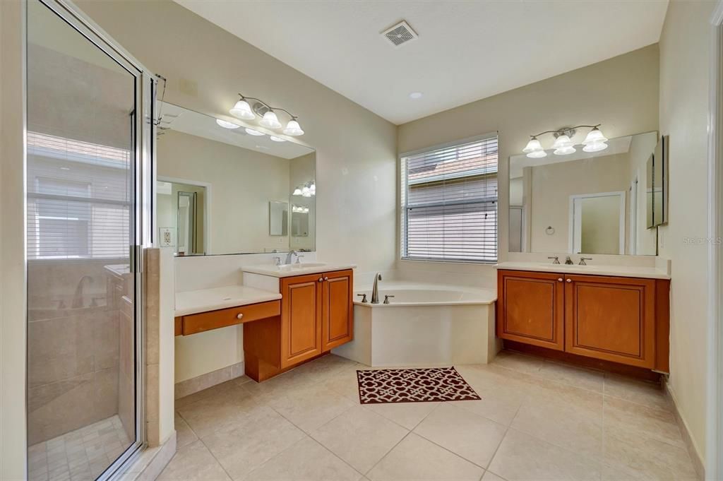 For Rent: $2,885 (4 beds, 2 baths, 2266 Square Feet)