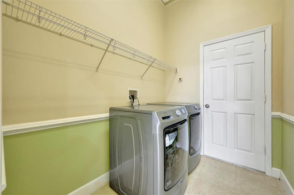 For Rent: $2,885 (4 beds, 2 baths, 2266 Square Feet)