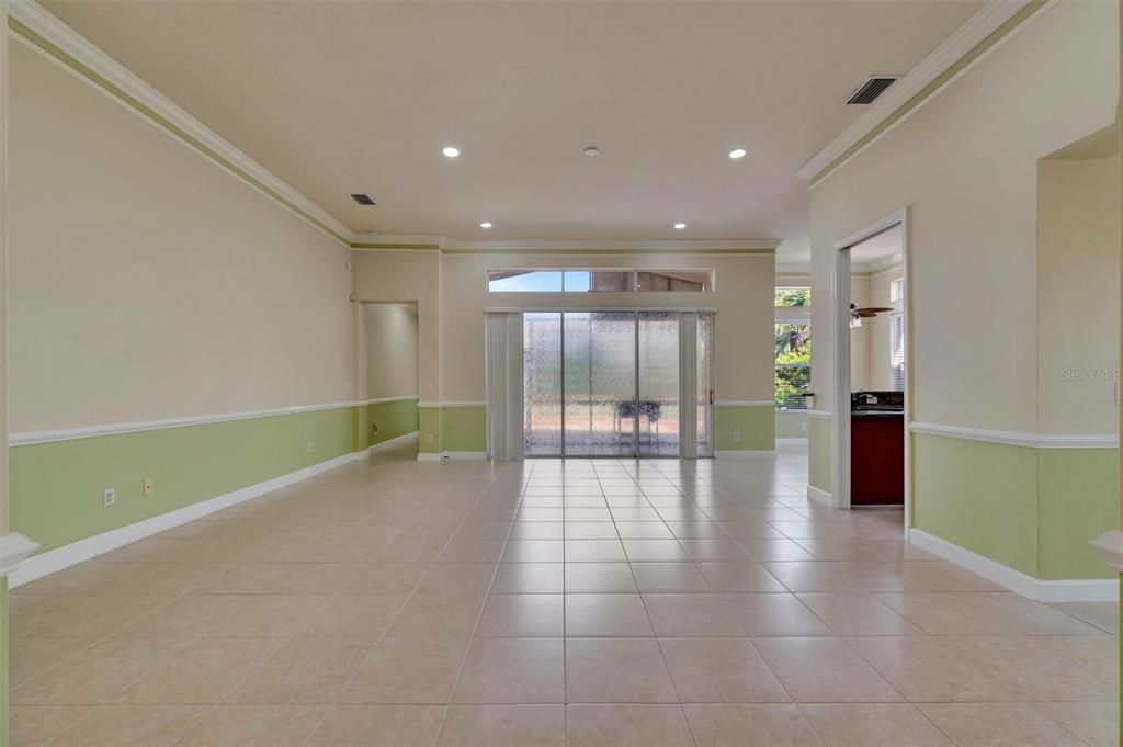 For Rent: $2,885 (4 beds, 2 baths, 2266 Square Feet)