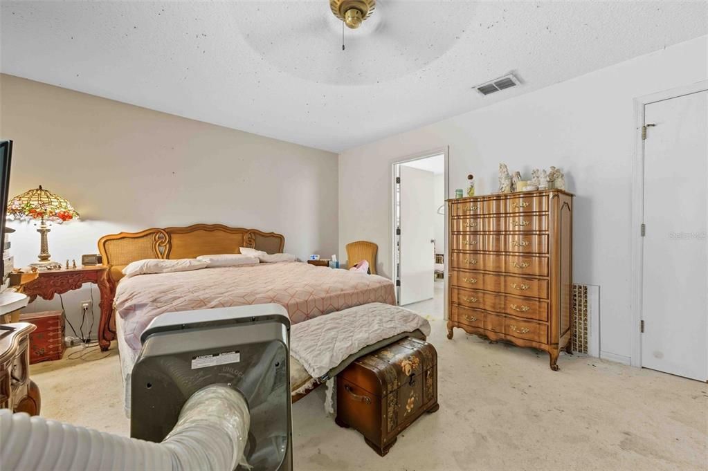 Active With Contract: $175,000 (2 beds, 2 baths, 2055 Square Feet)