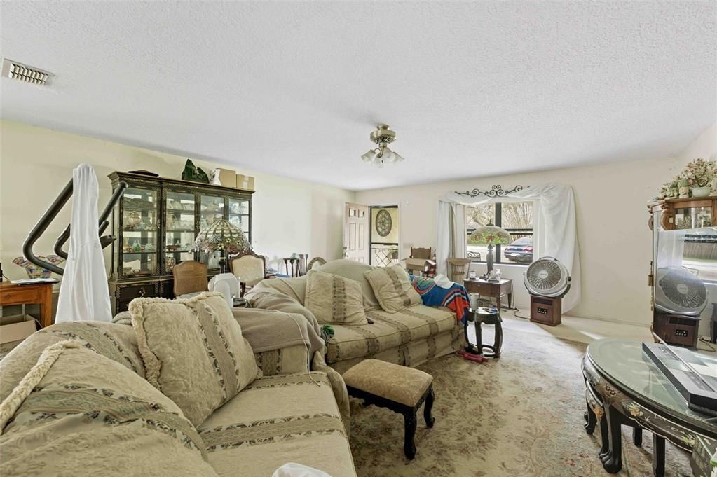 Active With Contract: $175,000 (2 beds, 2 baths, 2055 Square Feet)