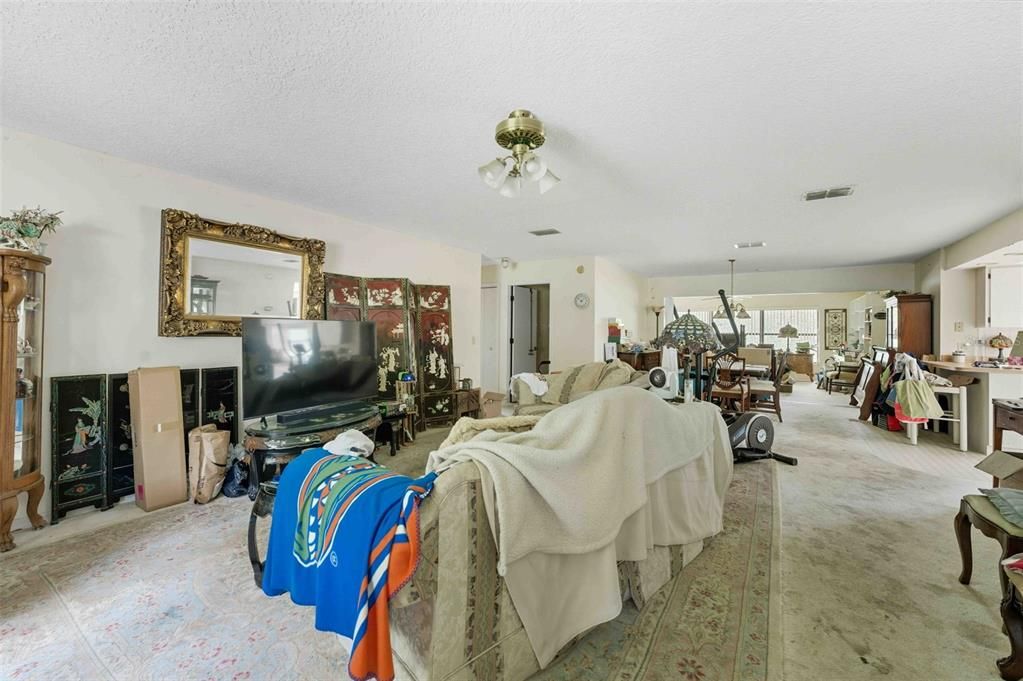 Active With Contract: $175,000 (2 beds, 2 baths, 2055 Square Feet)