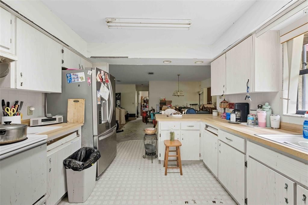 Active With Contract: $175,000 (2 beds, 2 baths, 2055 Square Feet)