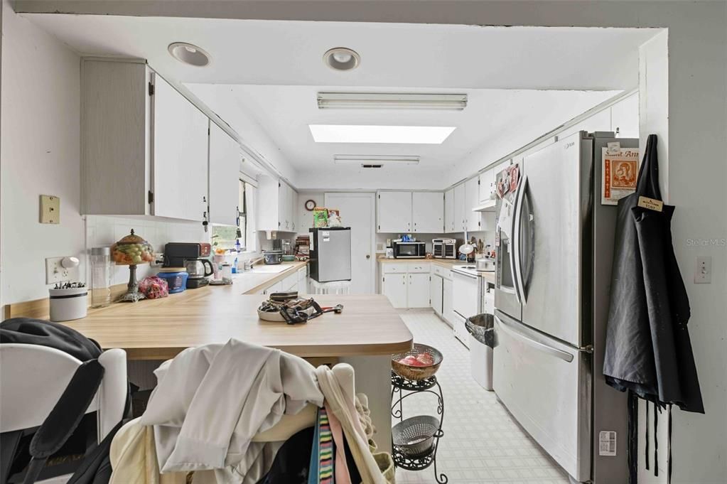 Active With Contract: $175,000 (2 beds, 2 baths, 2055 Square Feet)