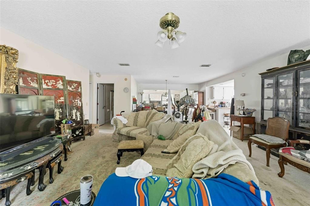 Active With Contract: $175,000 (2 beds, 2 baths, 2055 Square Feet)