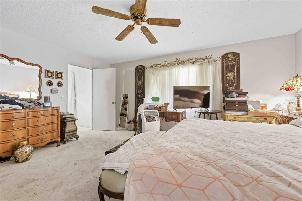 Active With Contract: $175,000 (2 beds, 2 baths, 2055 Square Feet)