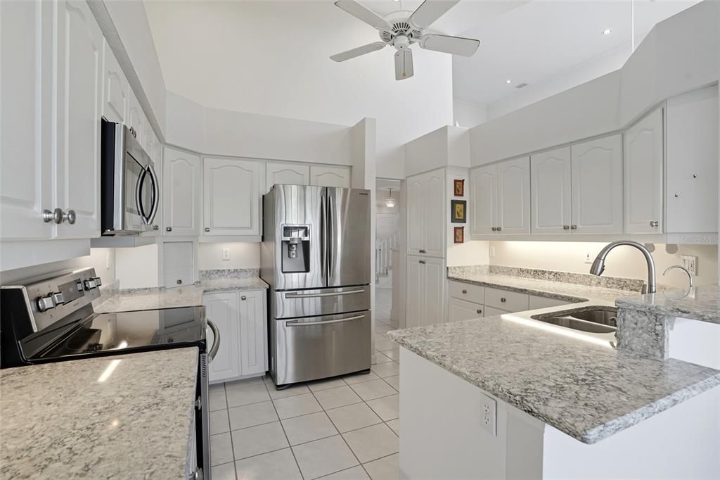 Active With Contract: $419,000 (3 beds, 2 baths, 2224 Square Feet)