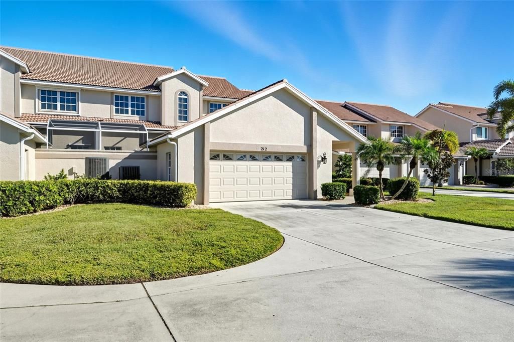 Active With Contract: $419,000 (3 beds, 2 baths, 2224 Square Feet)