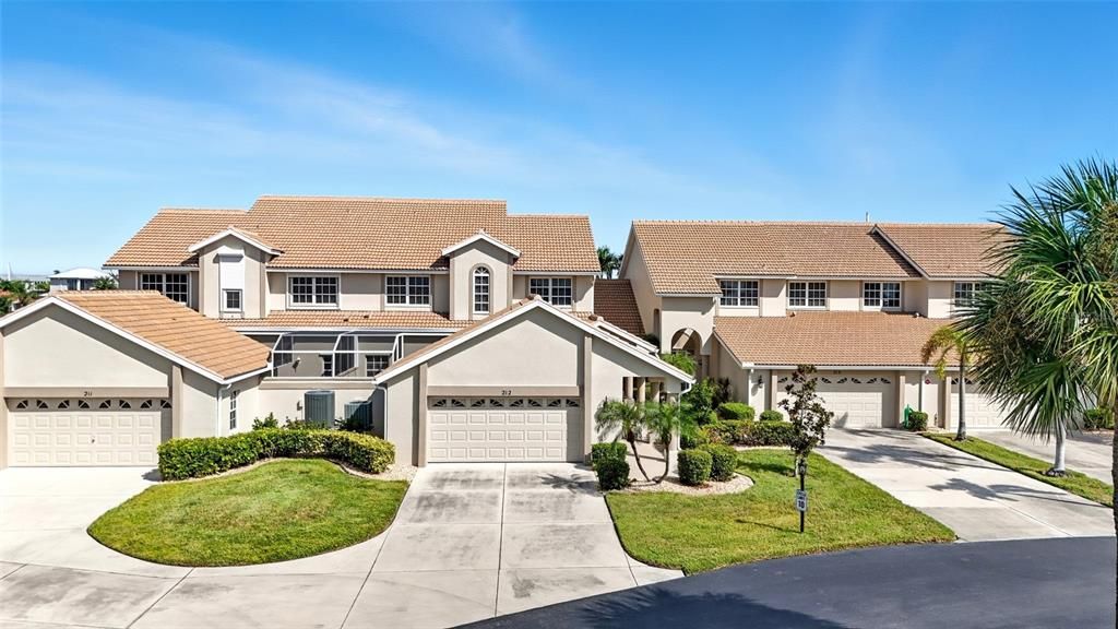 Active With Contract: $419,000 (3 beds, 2 baths, 2224 Square Feet)