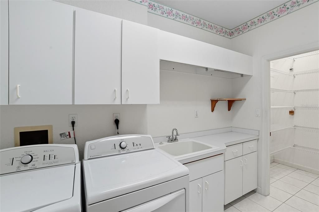Active With Contract: $419,000 (3 beds, 2 baths, 2224 Square Feet)