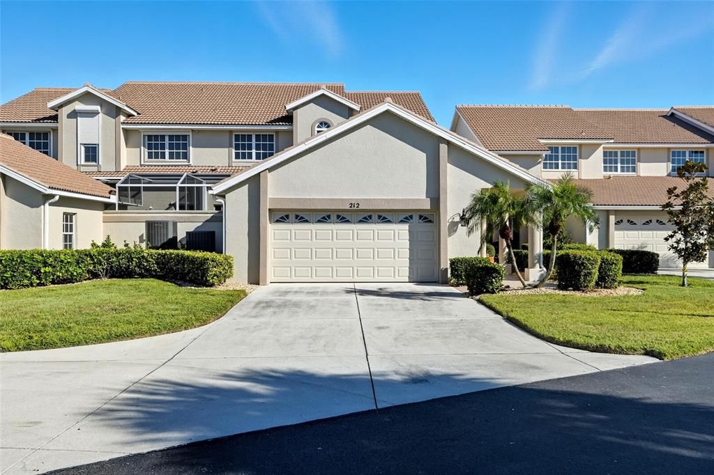 Active With Contract: $419,000 (3 beds, 2 baths, 2224 Square Feet)