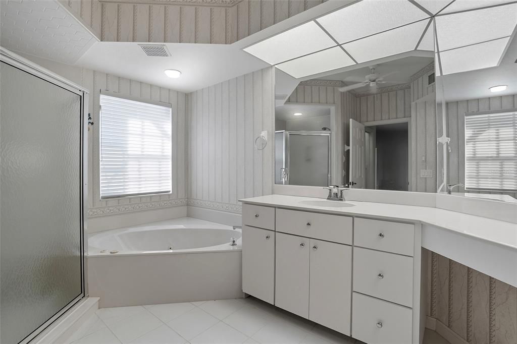 Active With Contract: $419,000 (3 beds, 2 baths, 2224 Square Feet)