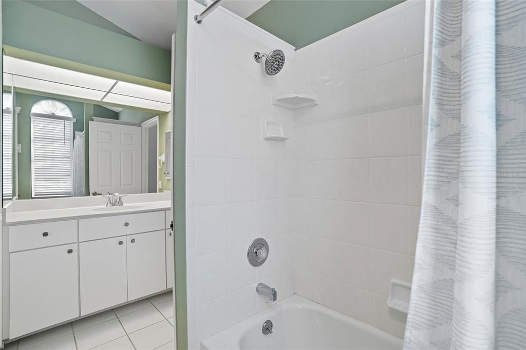 Active With Contract: $419,000 (3 beds, 2 baths, 2224 Square Feet)