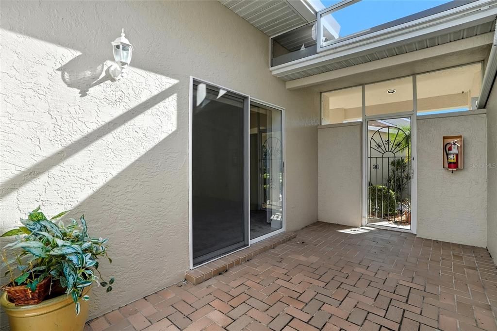 Active With Contract: $419,000 (3 beds, 2 baths, 2224 Square Feet)