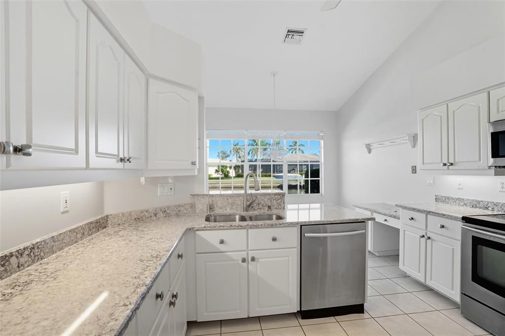 Active With Contract: $419,000 (3 beds, 2 baths, 2224 Square Feet)