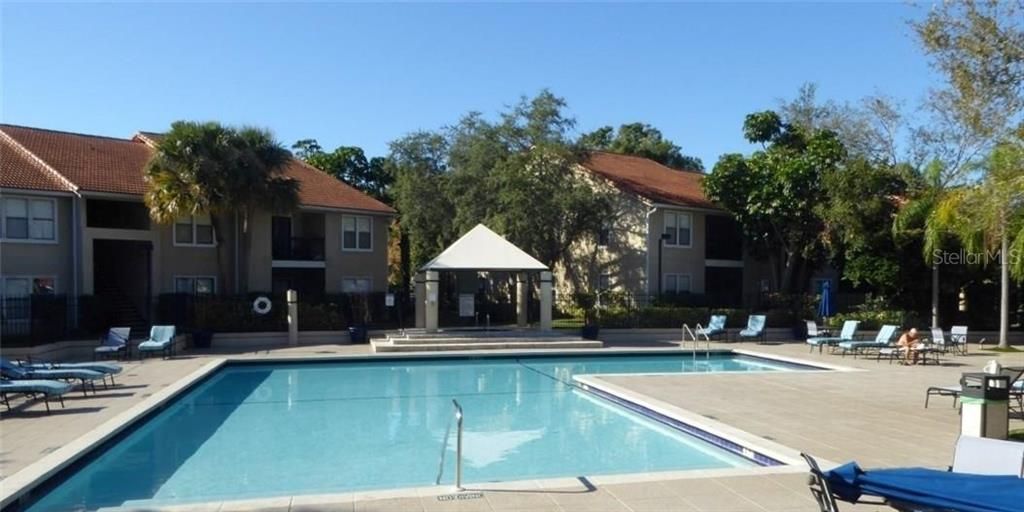 Active With Contract: $2,000 (3 beds, 2 baths, 1272 Square Feet)