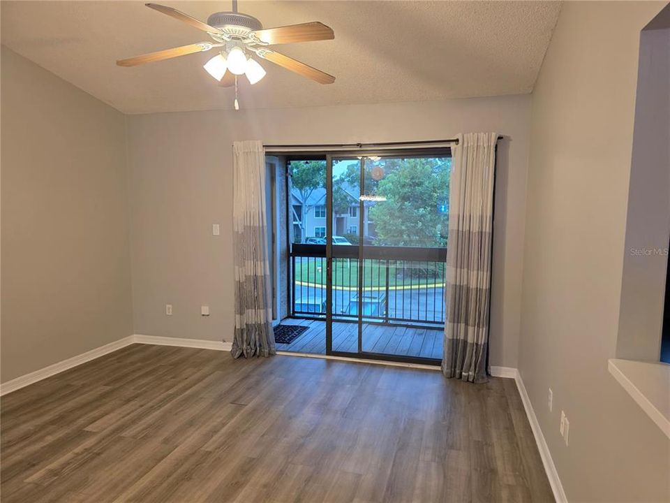 Active With Contract: $2,000 (3 beds, 2 baths, 1272 Square Feet)