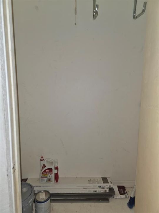 Active With Contract: $2,000 (3 beds, 2 baths, 1272 Square Feet)