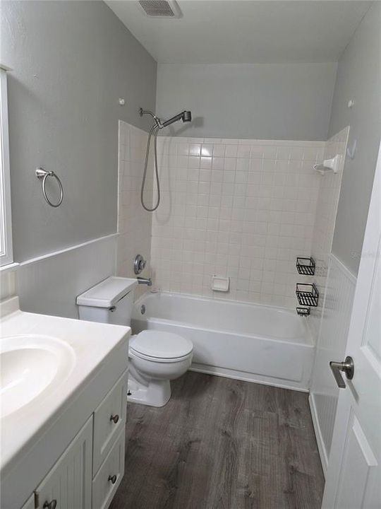 Active With Contract: $2,000 (3 beds, 2 baths, 1272 Square Feet)