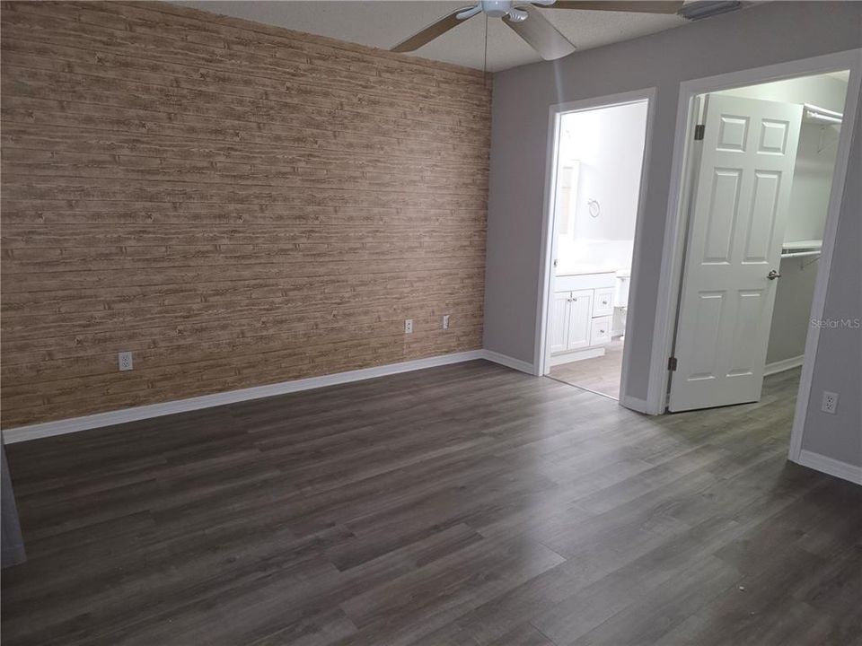 Active With Contract: $2,000 (3 beds, 2 baths, 1272 Square Feet)