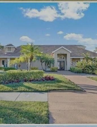 Active With Contract: $2,000 (3 beds, 2 baths, 1272 Square Feet)