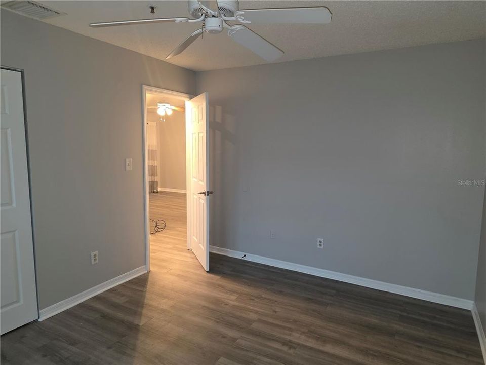 Active With Contract: $2,000 (3 beds, 2 baths, 1272 Square Feet)